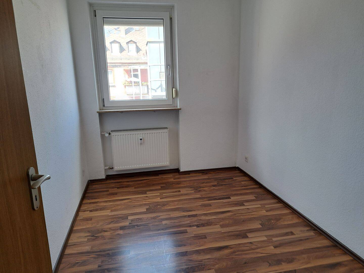 Moderne und gutgeschnittene 3-Zimmer-Wohnung in gepflegtem Anwesen Nähe Innenstadt Fürth – 90763 Fürth – Vorschaubild 3