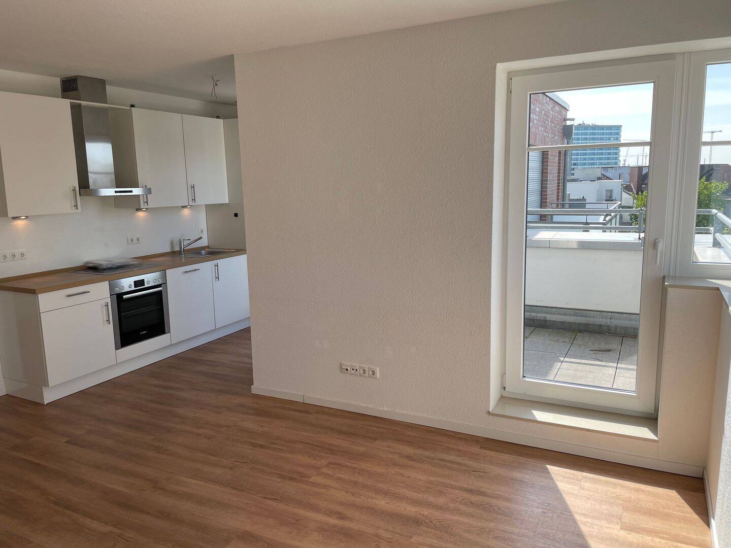 3 Zi. Penthouse Wohnung – Wohnen zwischen HafenCity & Hauptbahnhof, ca. 75m², 1.690 € Kalt – 20097 Hamburg – Vorschaubild 4