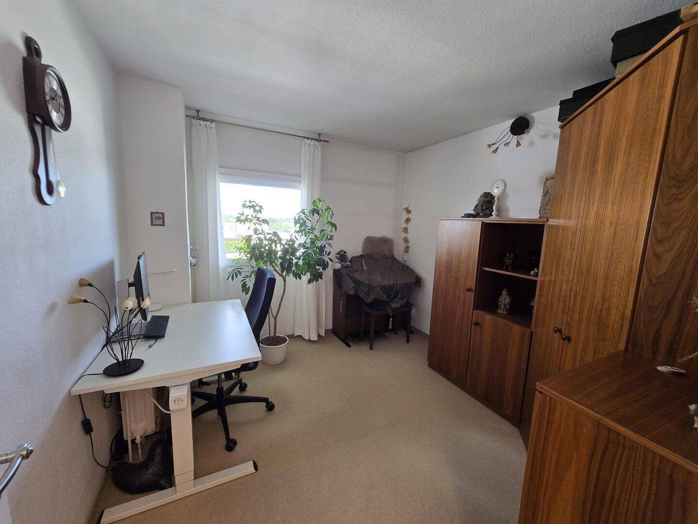 Lichtdurchflutete 3-Zimmer-Wohnung im 7. OG über dem AEZ mit spektakulärem Hamburg-Blick und Loggia! – 22391 Hamburg – Vorschaubild 11