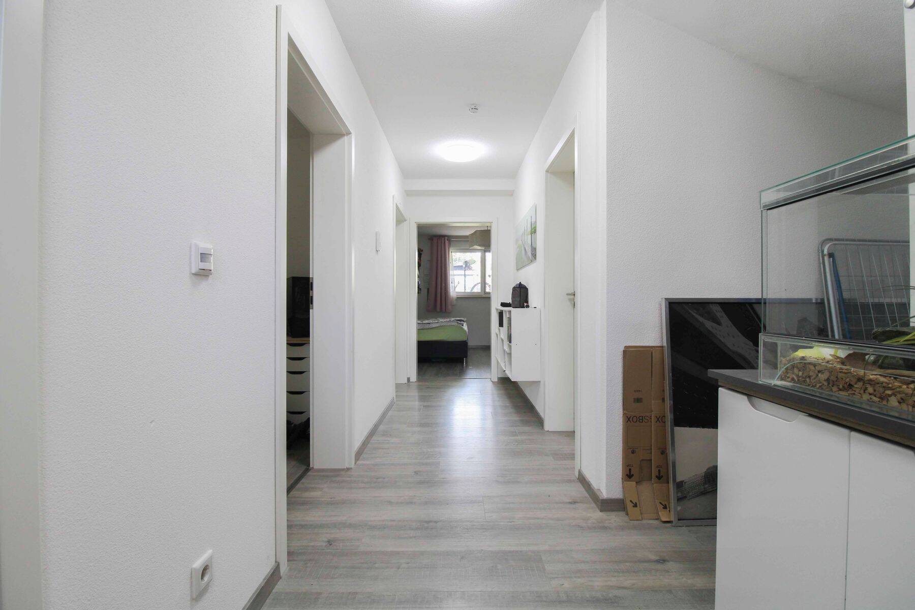 Solide Anlage: Neuwertige Erdgeschosswohnung mit Balkon und Garten – 86697 Oberhausen – Vorschaubild 8
