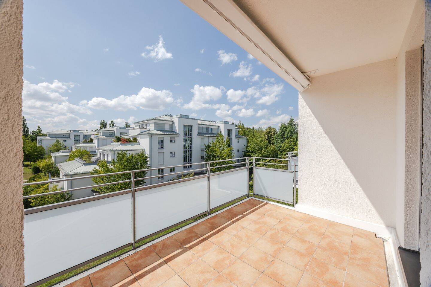 Parklage Bogenhausen, Bj. 2001, 8 m² W-Blk., Erbpacht – Bes. Sa. 8.8. – 81927 München – Vorschaubild 11