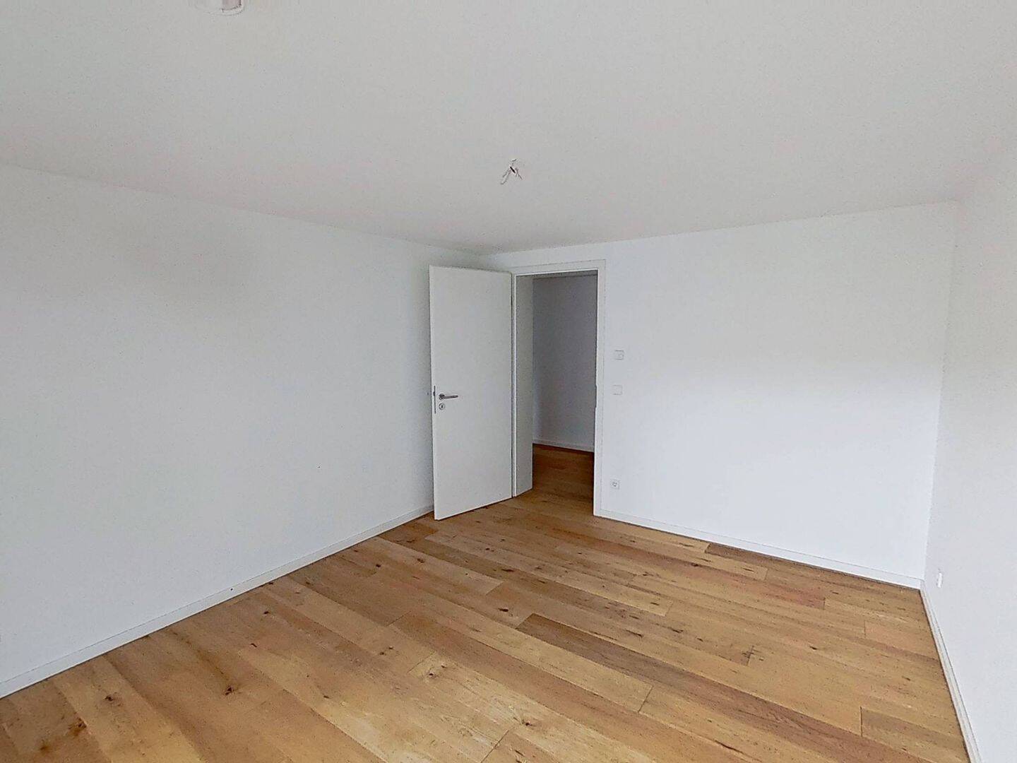 Moderne und geräumige 3-Zimmer-Wohnung mit BALKON und EINBAUKÜCHE im Stuttgarter Westen – 70176 Stuttgart – Vorschaubild 3