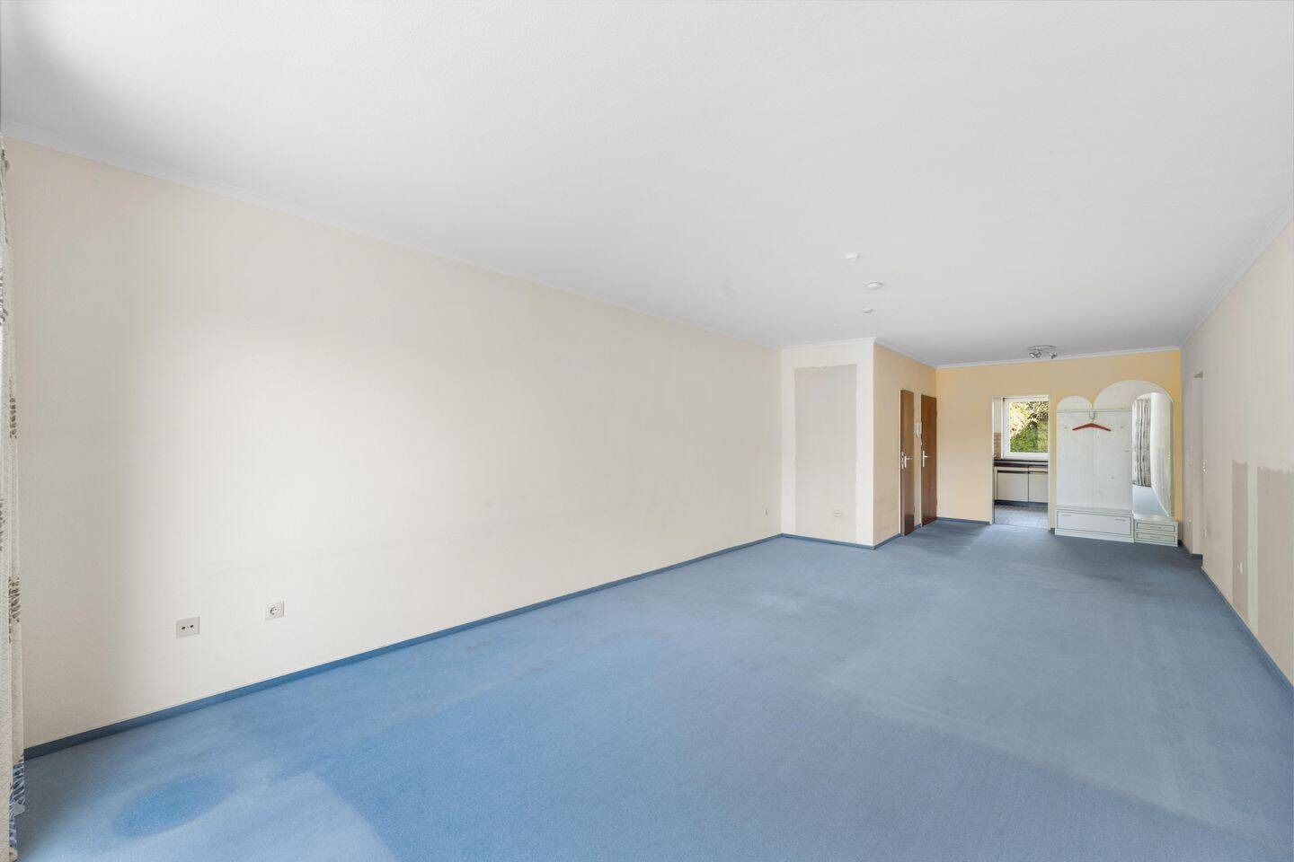 Sofort bezugsfrei: Helle 3-Zimmer-Wohnung mit Balkon, ca. 86 m² Wohnfläche und Duplex-Stellplatz – 40629 Düsseldorf – Vorschaubild 6