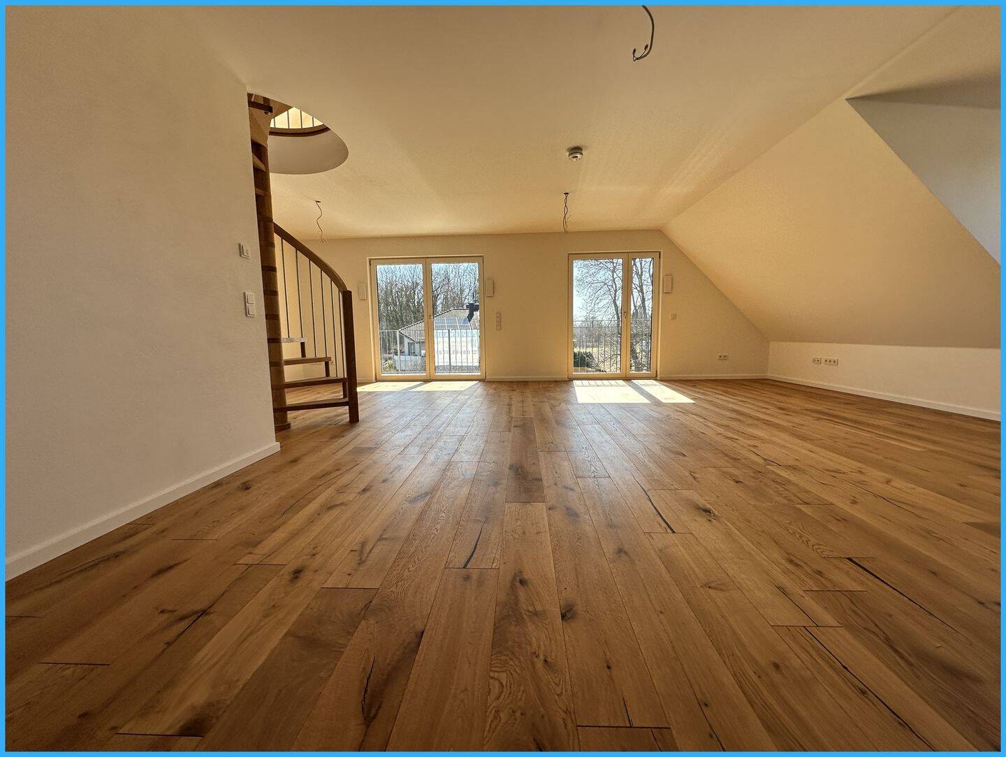 Großzügige 3-Zimmer-Dachgeschosswohnung mit Charme und Komfort evtl. mit Gartenanteil u. TG-Platz !! – 80999 München – Vorschaubild 4