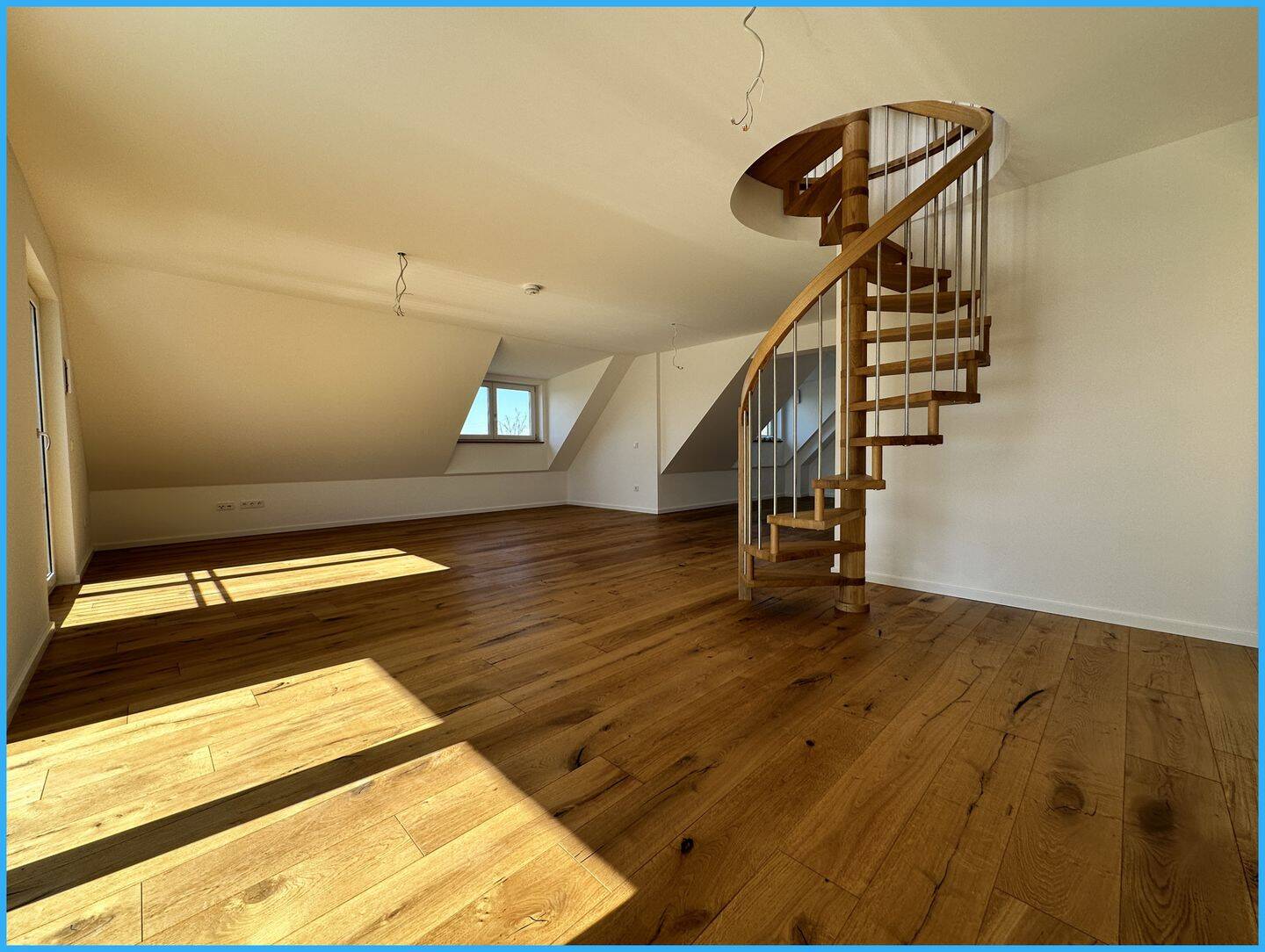 Großzügige 3-Zimmer-Dachgeschosswohnung mit Charme und Komfort evtl. mit Gartenanteil u. TG-Platz !! – 80999 München – Vorschaubild 8