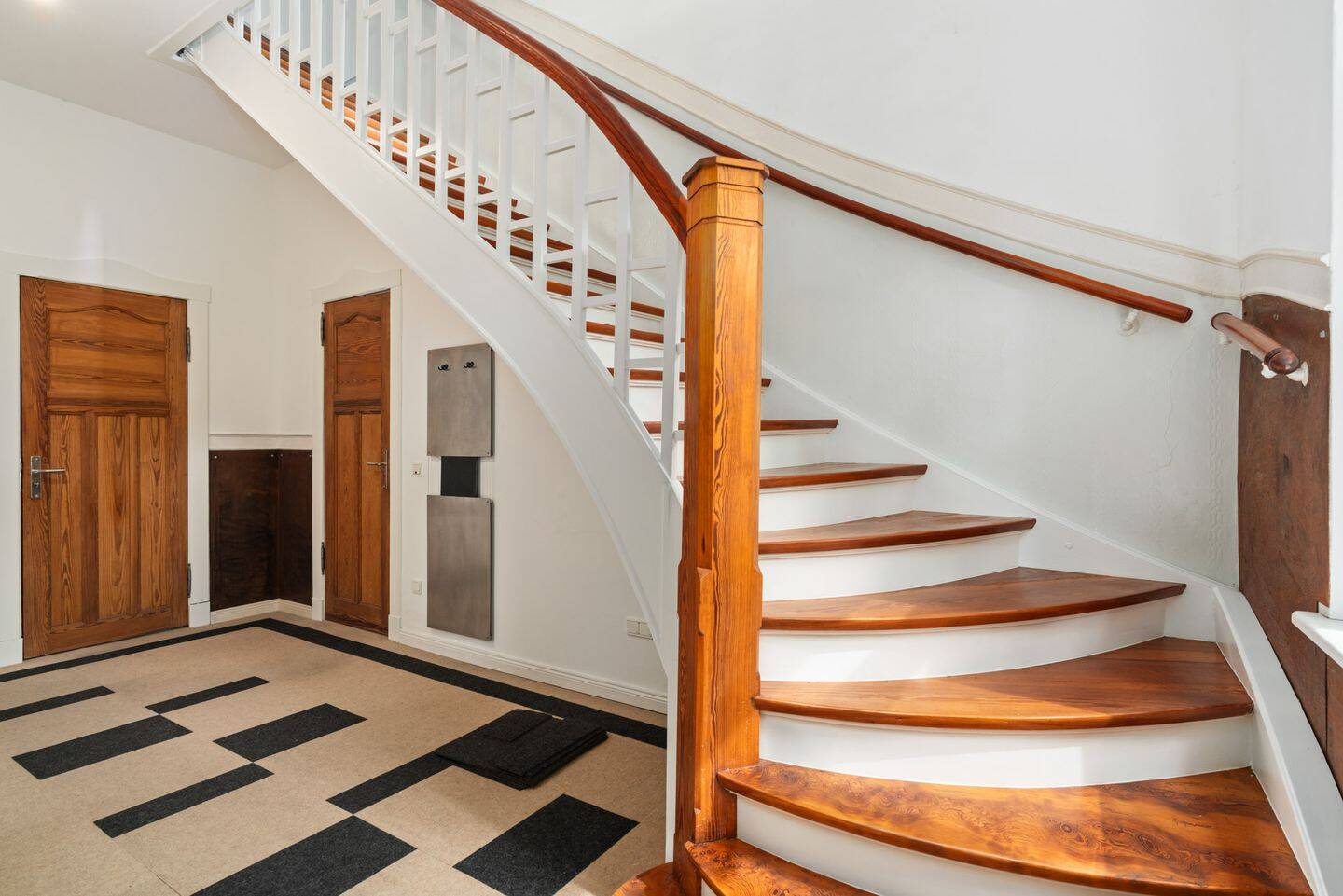 Bremen – Lehe | Stilvoll und hochwertig saniertes und modernisiertes Einfamilienhaus mit Top-Ausstattung inkl. Bulthaup Küche – 28359 Bremen – Vorschaubild 4