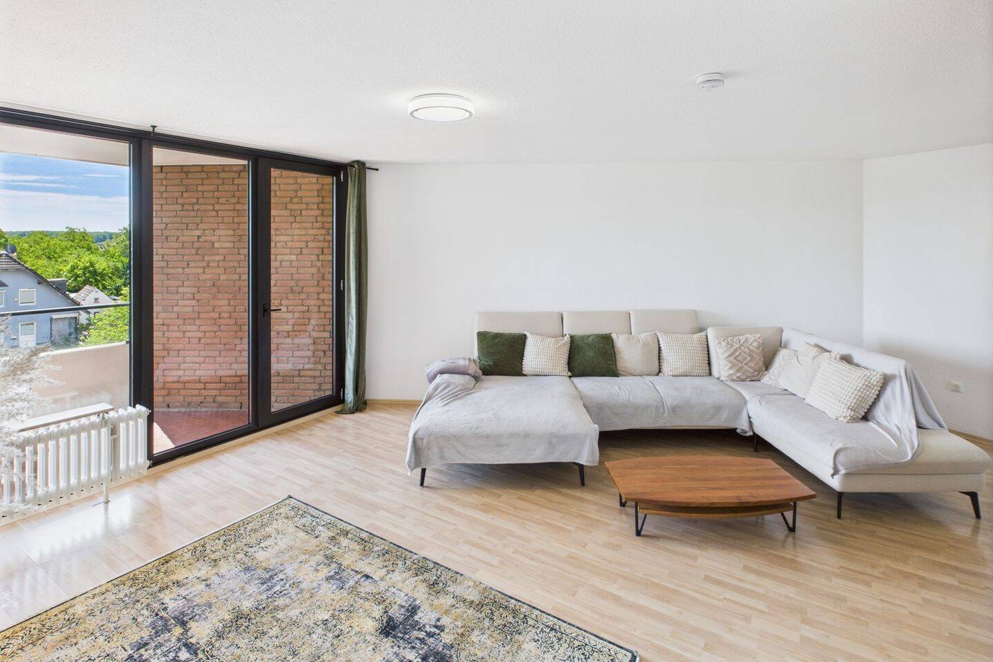 Rheinnähe! Modernisierte 3-Zimmer-Wohnung mit Aufzug und 2 Balkonen in Köln-Westhoven – 51149 Köln – Vorschaubild 3