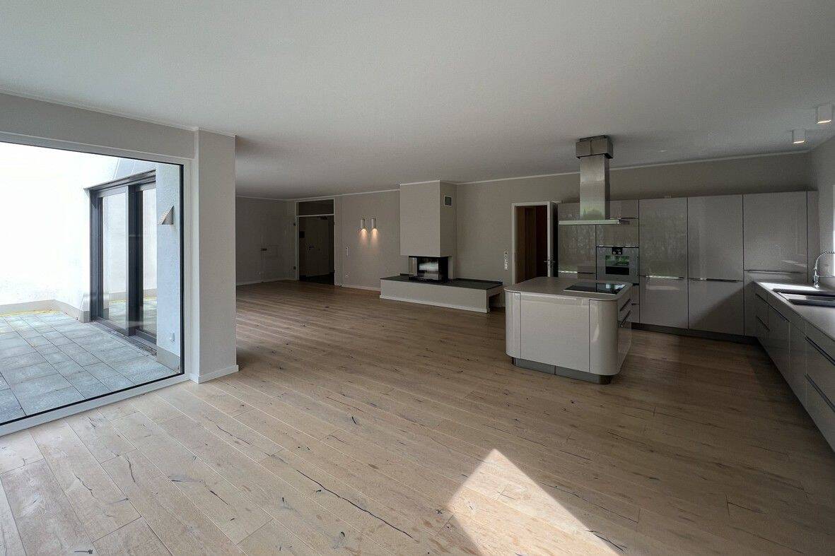 Stil & Raum im Brucker Holt! Exquisite Luxus-Wohnung mit EBK, Kamin & Gartenterrasse – 45133 Essen – Vorschaubild 4