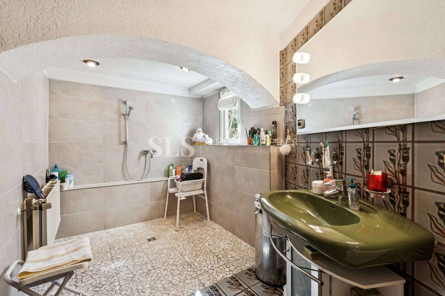 Doppelhaushälfte – ideal als Mehrgenerationenhaus – mit Balkon und Garten in begehrter Wohnlage – 45355 Essen – Vorschaubild 4