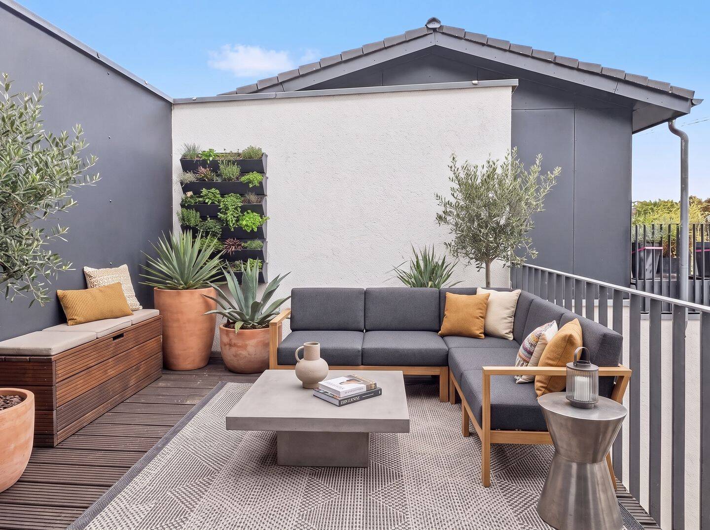 Modernes Wohnen auf 78 m²: Sanierte Komfort-Wohnung mit Aufzug in Golzheim – 40474 Düsseldorf – Vorschaubild 3
