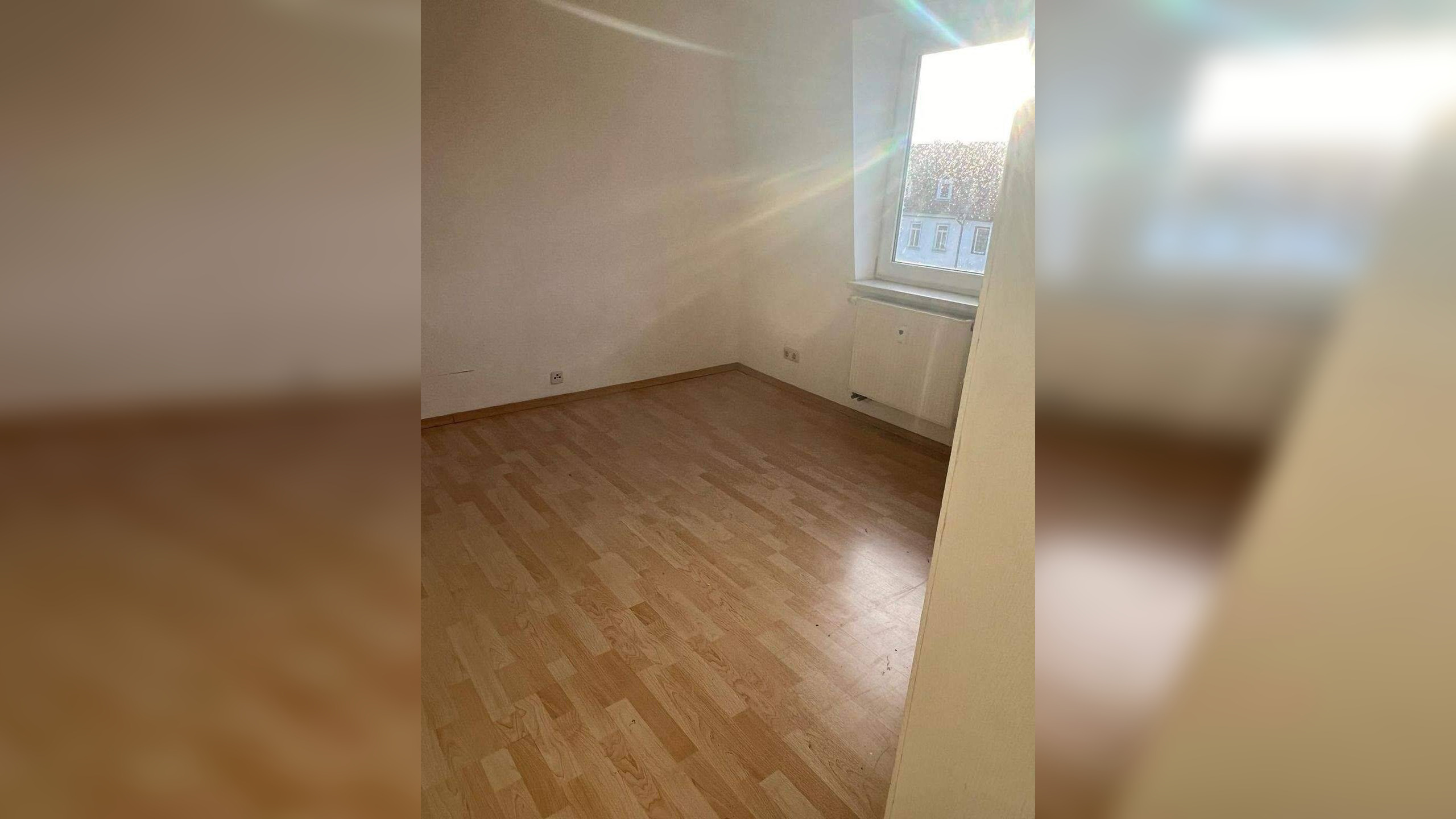 BESICHTIGUNGSTERMIN BITTE KURZ TELEFONISCH ERFRAGEN- 3,5 Zimmer im DG mit Einbauküche – 99086 Erfurt – Vorschaubild 5