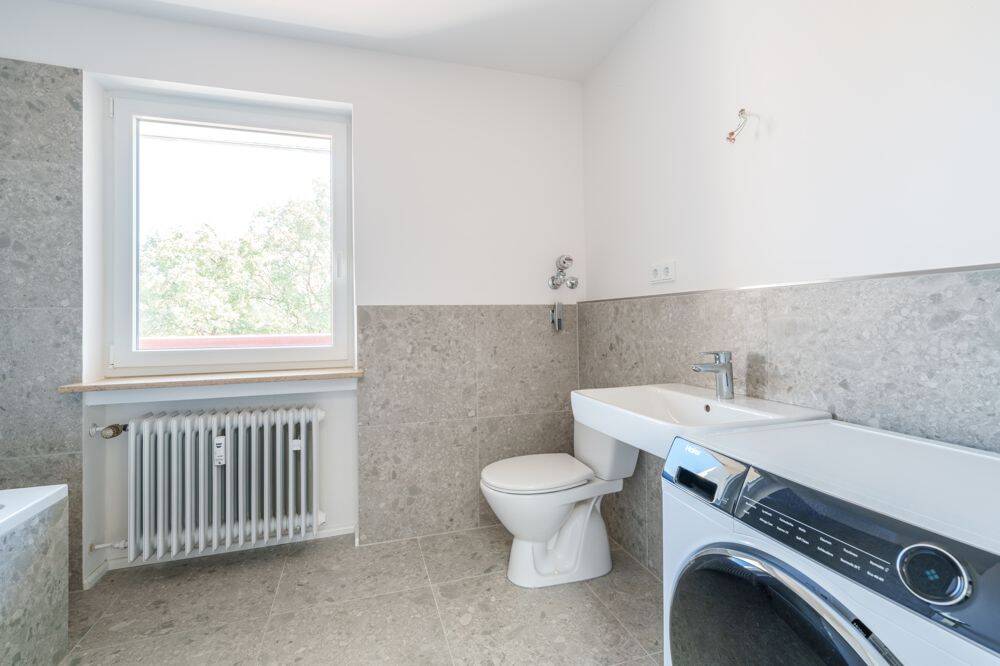 SOPART IMMOBILIEN – Geräumige 2-Zimmer-Dachterrassenwohnung – zentral und dennoch ruhig gelegen. – 82194 Gröbenzell – Vorschaubild 8