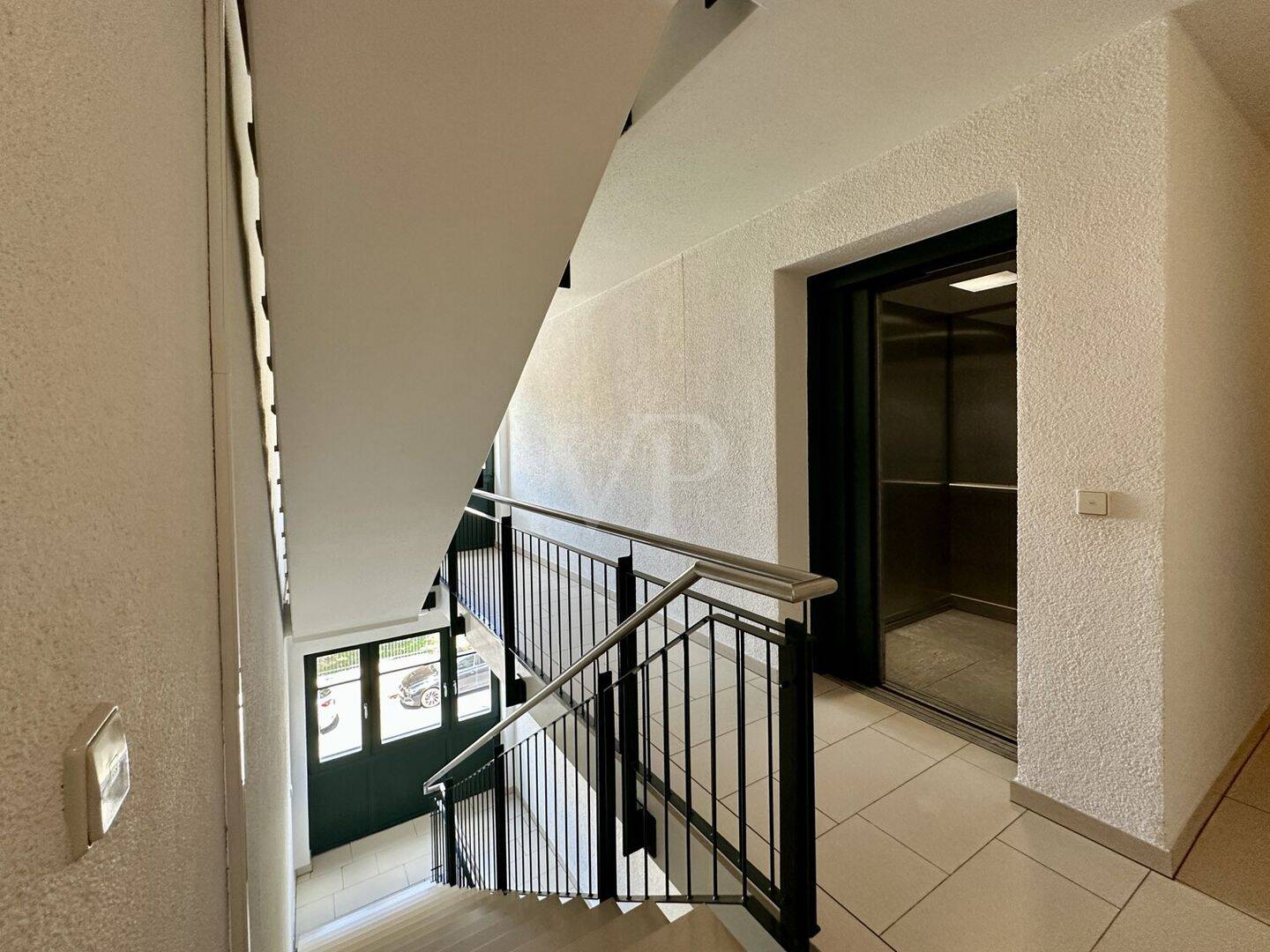 Bezugsfreie 2-Zimmer-Wohnung mit großem Balkon – 1157 Dresden – Vorschaubild 3