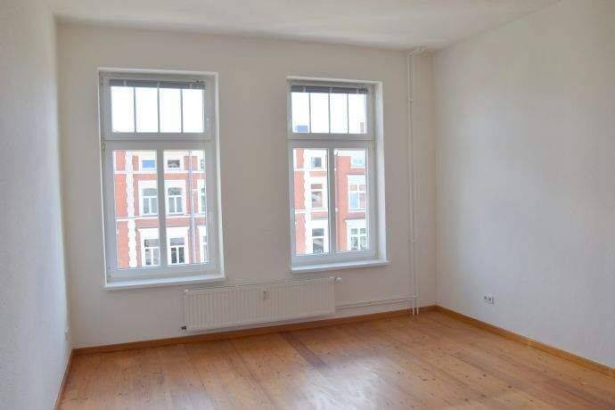4-Zimmerwohnung mit Balkon zum Hof – viel Platz in beliebter Wohngegend ! – 19059 Schwerin – Vorschaubild 3