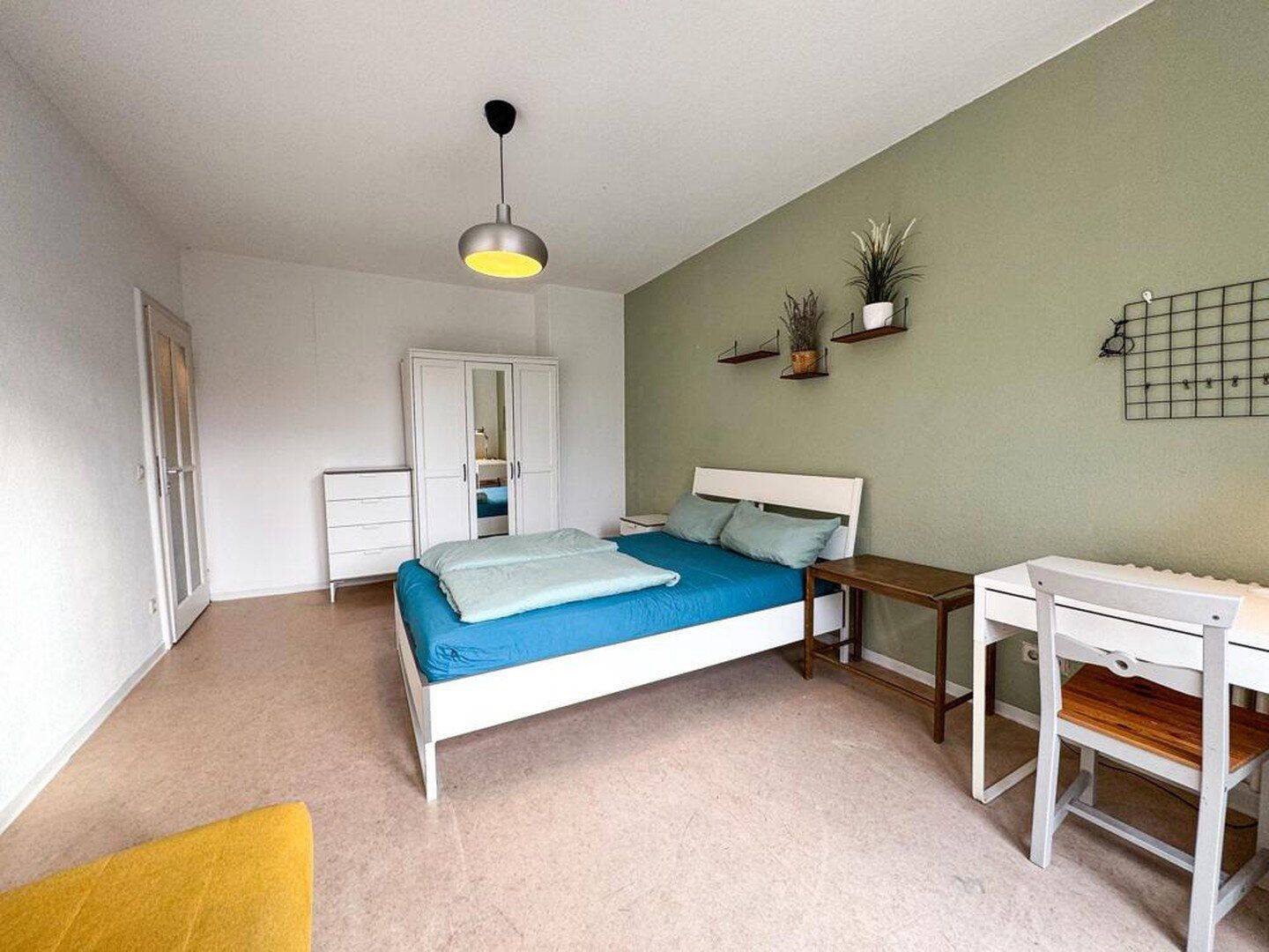 Helle, Bezugsfreie 2-Zimmer Wohnung, 2.OG in Prenzlauer Berg – 10409 Berlin – Vorschaubild 3