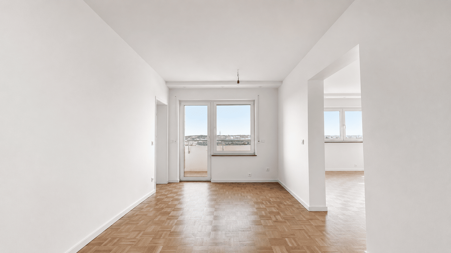 Kernsanierte 4-Zimmer-Wohnung mit Weitblick, großzügigem Grundriss & privatem TG-Stellplatz – 89134 Blaustein – Vorschaubild 3