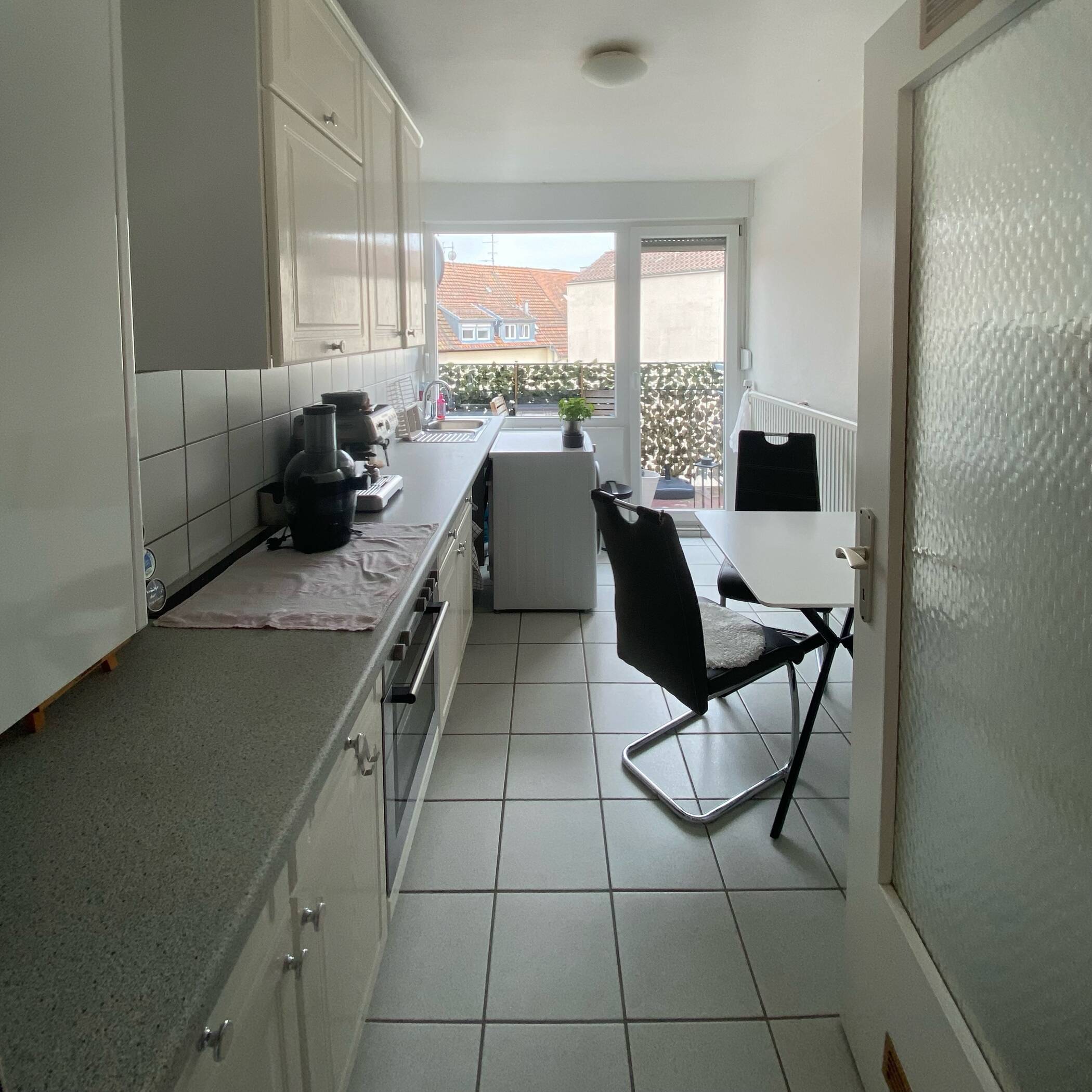 Elegante sonnige 2-Zimmer-Wohnung mit gehobener Innenausstattung mit Einbauküche in Pforzheim – 75172 Pforzheim – Vorschaubild 3