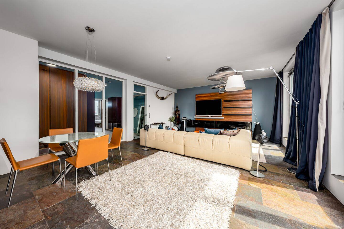 Seltenes Angebot: Berlin-Mitte, 7. Etage. Ruhig, kernsaniert & lichtdurchflutet über den Dächern. – 10117 Berlin – Vorschaubild 3