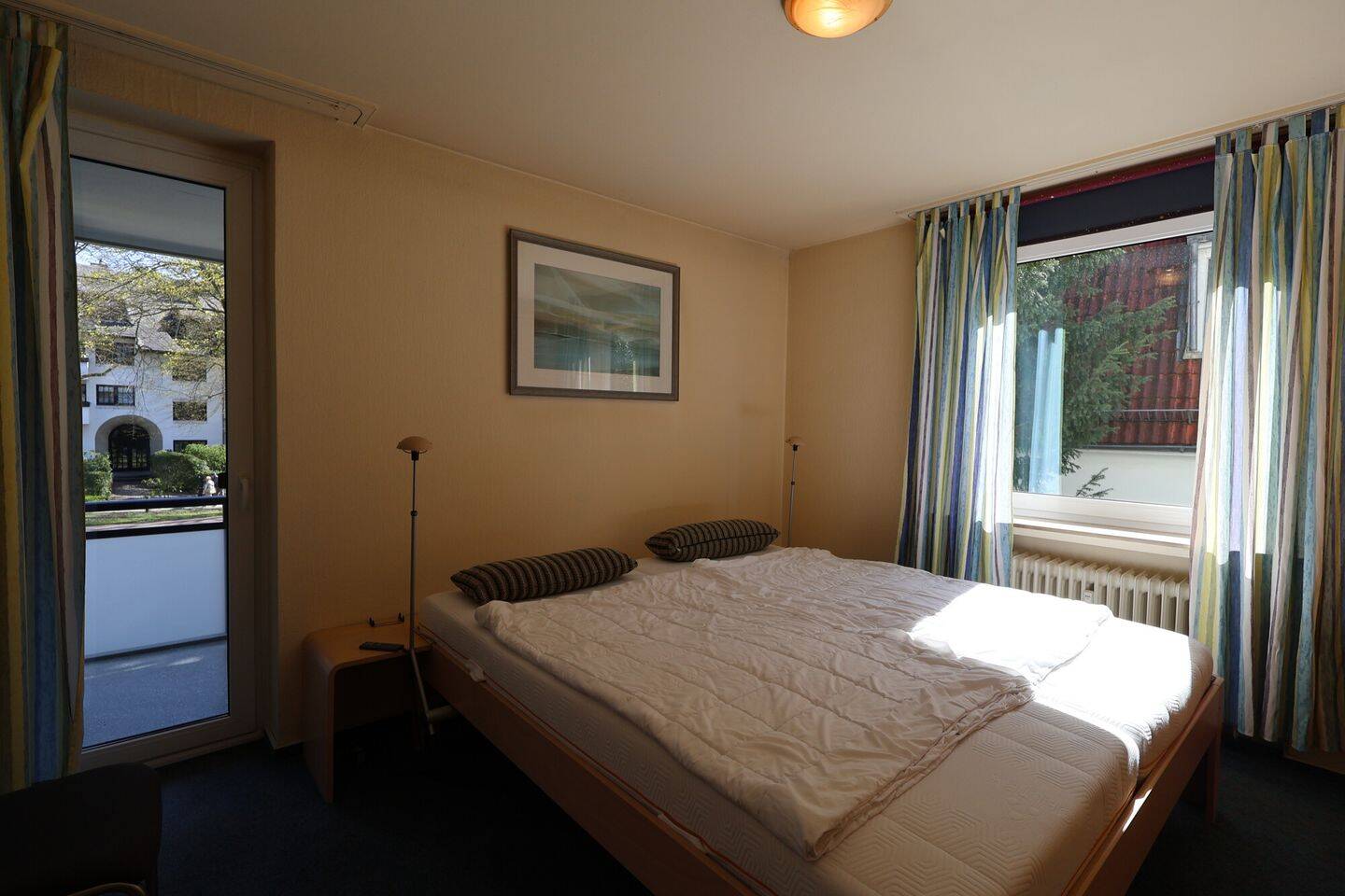 Voll ausgestattete 2,5-Zimmer-Wohnung im Herzen von Bremen-Schwachhausen inkl. Tiefgaragenstellplatz – 28211 Bremen – Vorschaubild 3