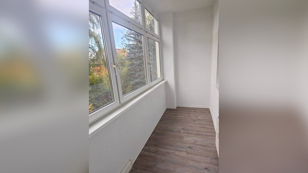 Gut geschnittene 3 Raum Wohnung mit Loggia – 4277 Leipzig – Vorschaubild 3