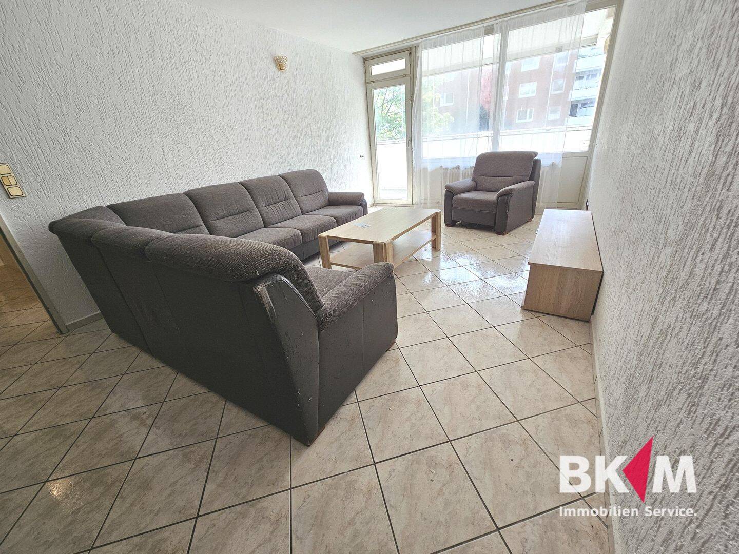 Großzügige 3-Zimmer-Wohnung mit Loggia und Stellplatz – 22529 Hamburg – Vorschaubild 3