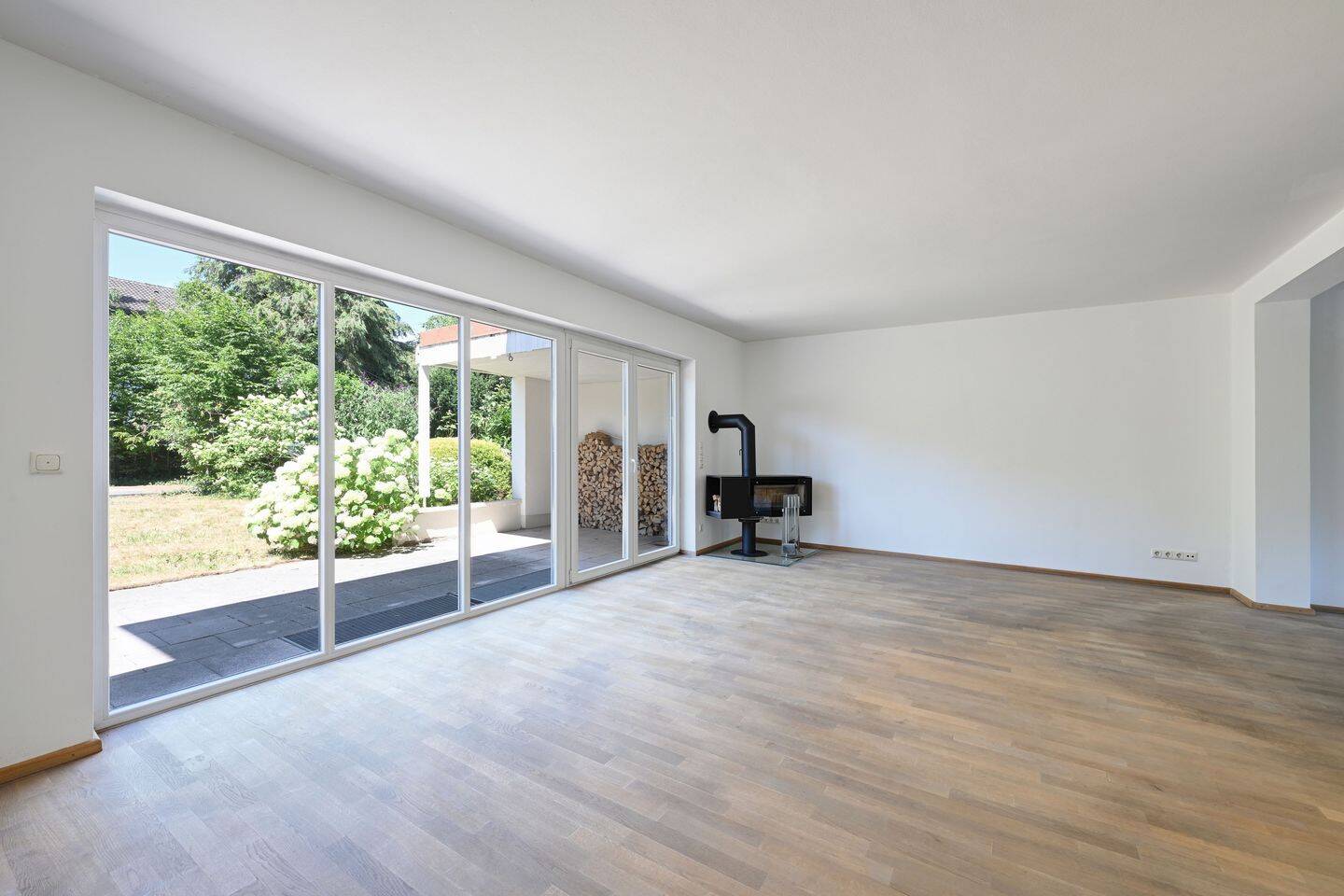 Moderne Doppelhaushälfte auf real geteiltem Grundstück in Allach-Untermenzing – 80997 München – Vorschaubild 3