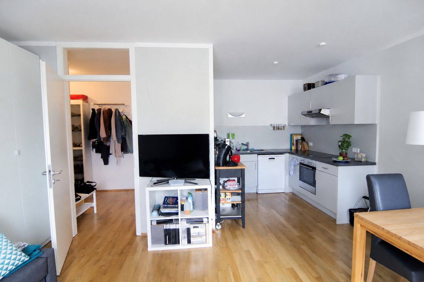 Gepflegt 2-Zimmer-Wohnung mit Balkon in Milbertshofen – 80937 München – Vorschaubild 3