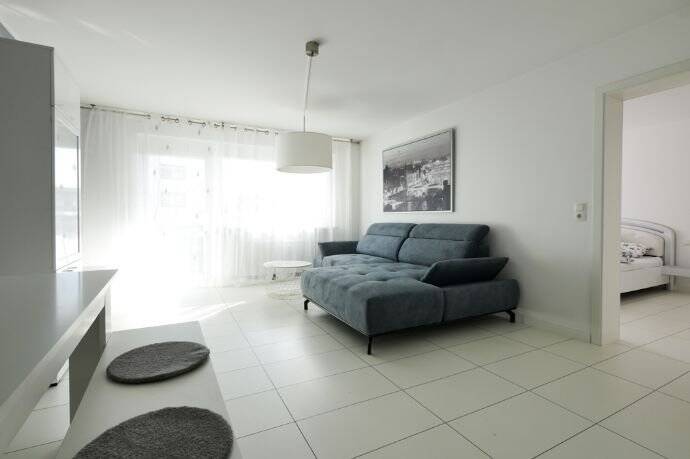 moderne 2-Zimmer-Wohnung in Stuttgart-Vaihingen mit Balkon und Stellplatz – WOHNEN AUF ZEIT – 70563 Stuttgart – Vorschaubild 3