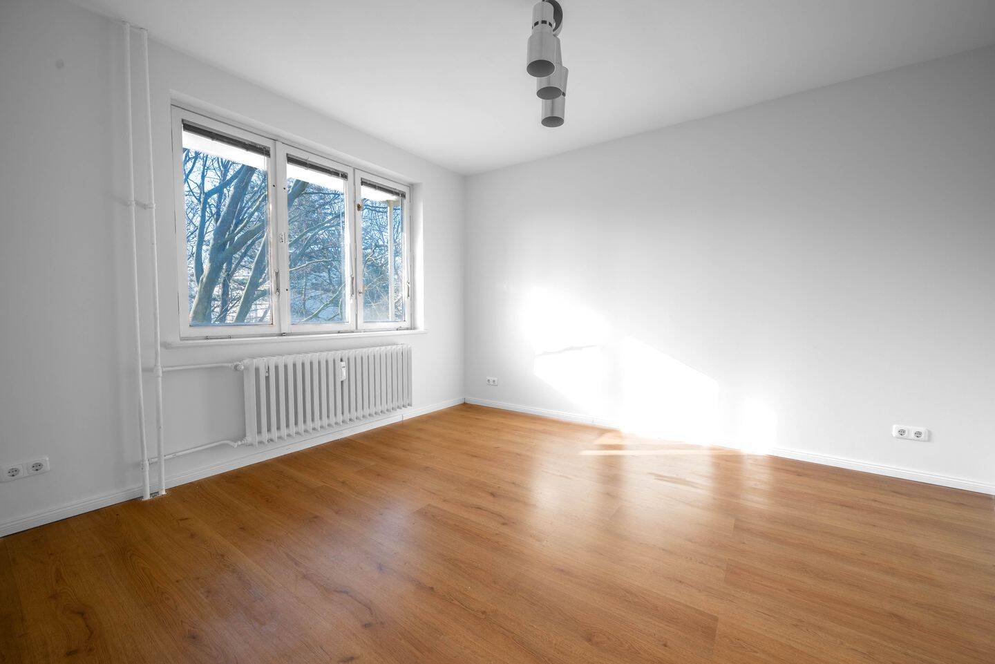 ?? Helle & sanierte 2-Zi-Wohnung Blick ins Grüne – Ruhig gelegen im 2.OG – 13581 Berlin – Vorschaubild 3