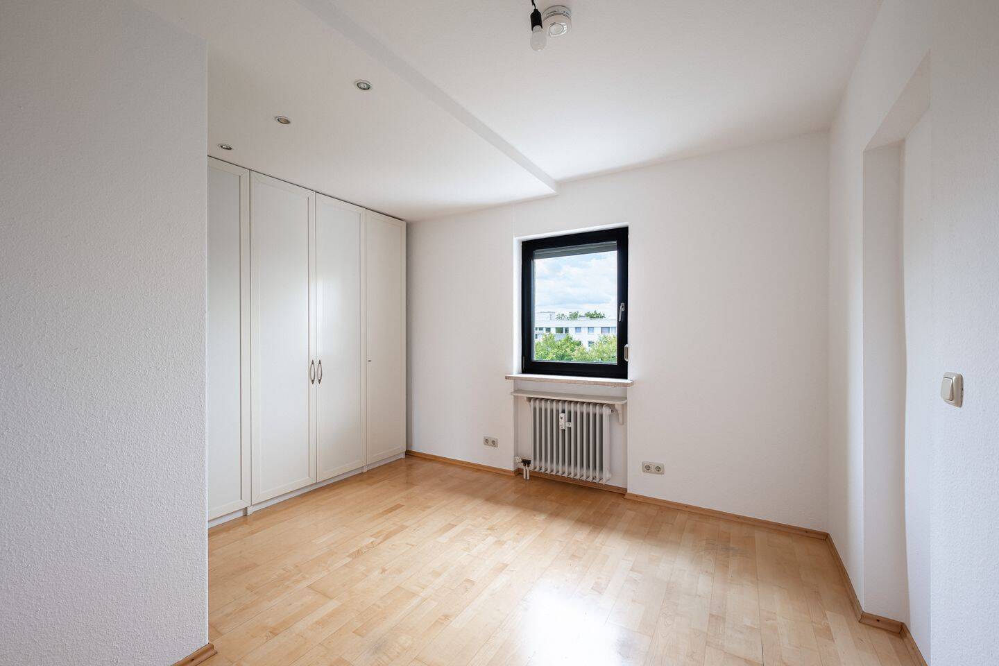 Familienwohnung mit Südwest-Balkon in ruhiger Lage – 80992 München – Vorschaubild 9