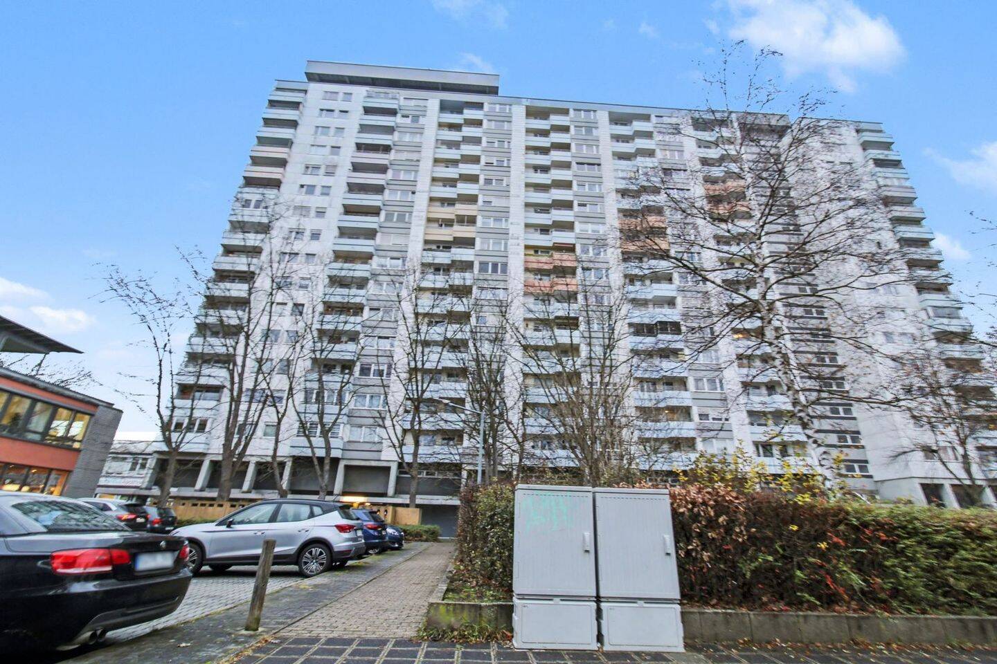 ** Über 5 % Rendite im Nürnberger Süden – Aufzug, Balkon, gute Raumaufteilung und neue Küche ** – 90471 Nürnberg – Vorschaubild 8