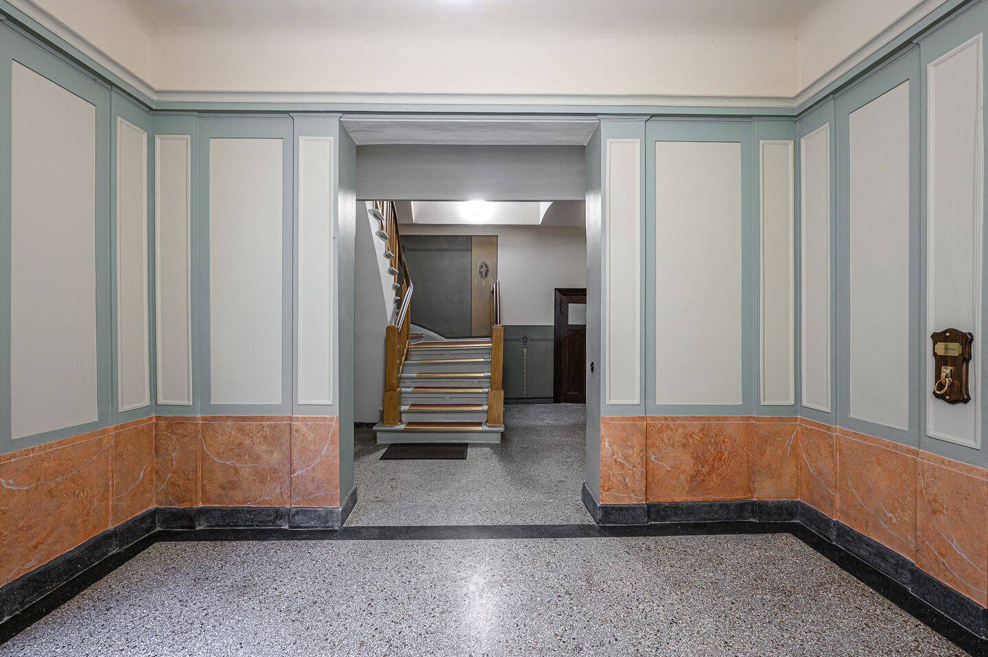 Genehmigte Kurzzeitvermietung: 3-Zimmer-Erdgeschosswohnung in historischem Ensemble – 13088 Berlin – Vorschaubild 3