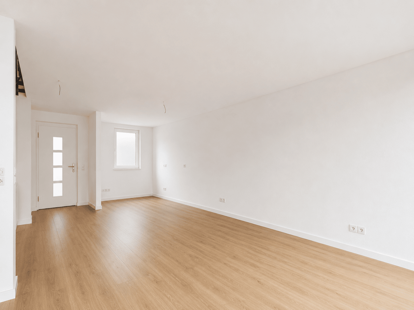 Modernes Neubau-Reihenmittelhaus mit Terrasse und Stellplatz – 76149 Karlsruhe – Vorschaubild 3