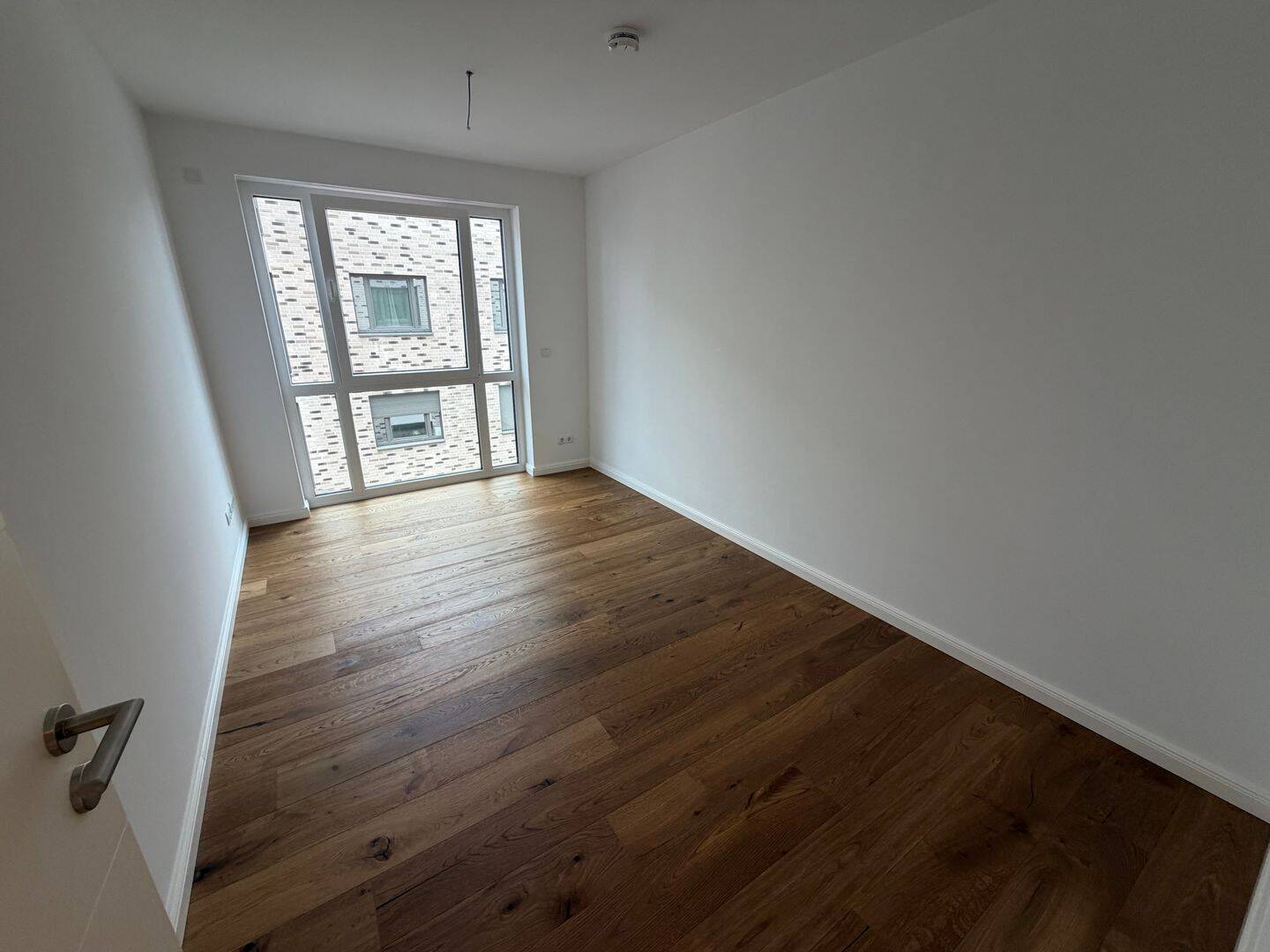 Hochwertige 4-Zimmer-Wohnung mit Balkon und Stellplatz – 23562 Lübeck – Vorschaubild 4
