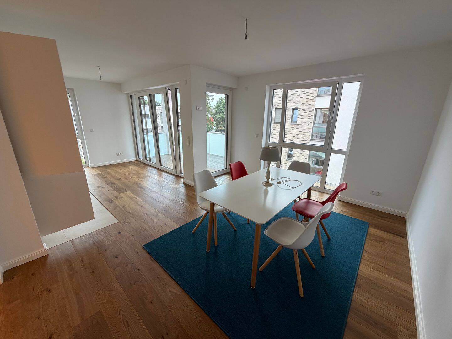 Hochwertige 4-Zimmer-Wohnung mit Balkon und Stellplatz – 23562 Lübeck – Vorschaubild 7