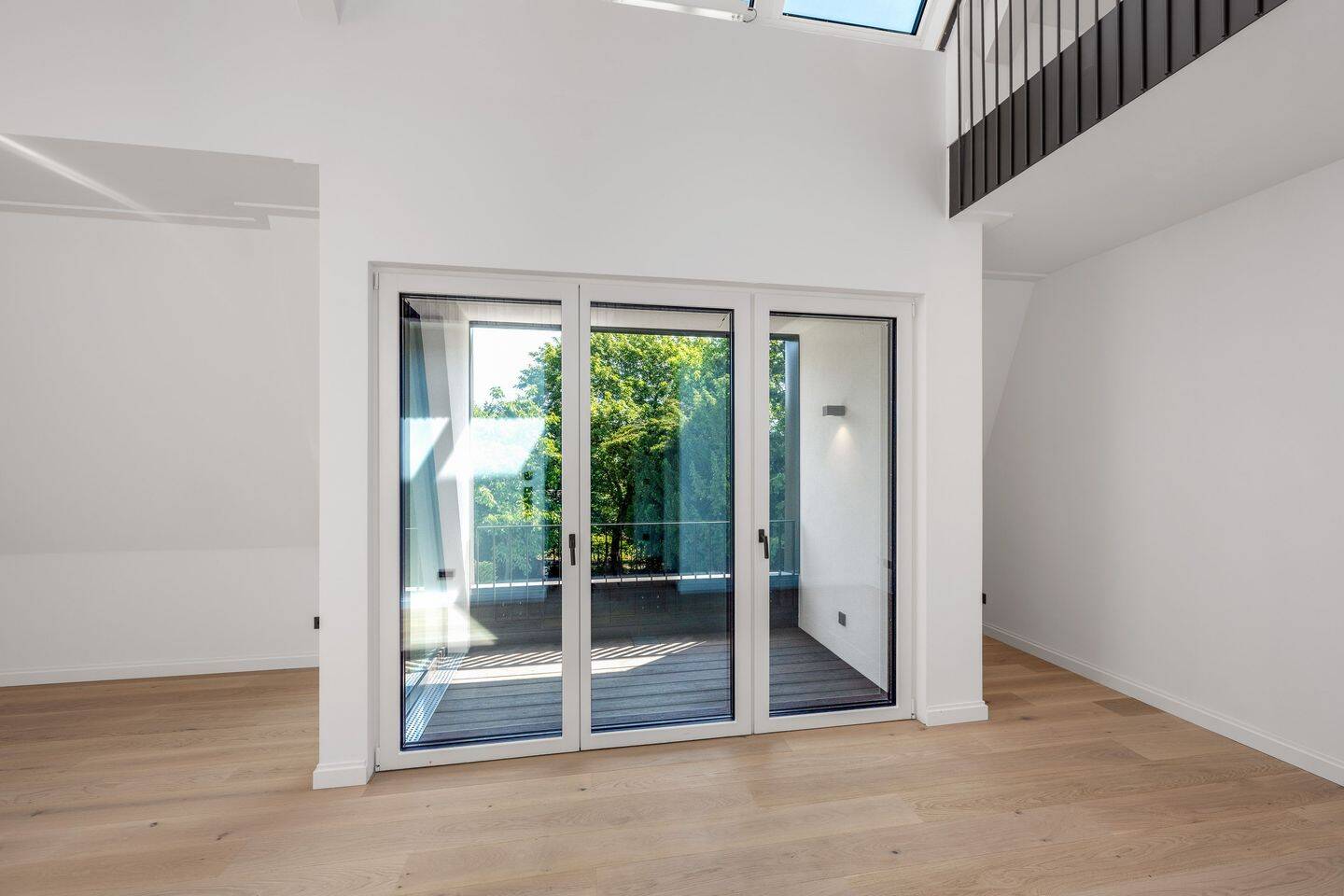 Großzügige Maisonettewohnung mit offenem Wohnkonzept und Gartenbereich – 22607 Hamburg – Vorschaubild 3