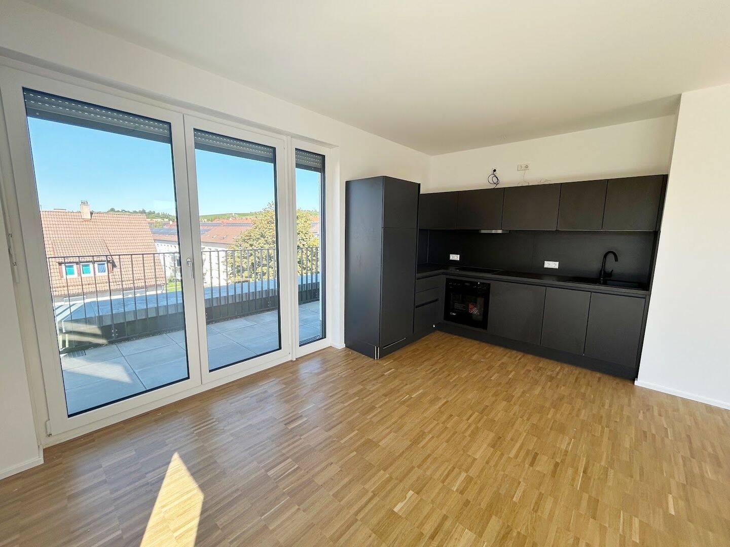 Schöner Wohnen im Neubau mit Dachterrasse, hellem Wohnbereich, Einbauküche, 2 Bäder, Abstellraum – 70327 Stuttgart – Vorschaubild 3