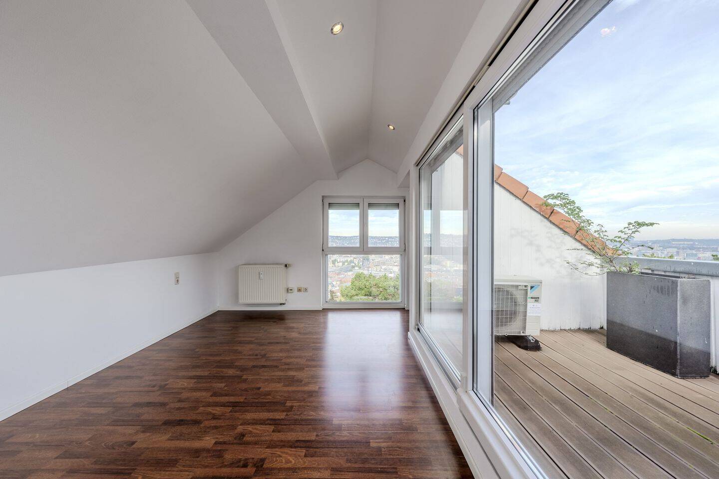 Atemberaubende Aussichtslage – 5 Zimmer Wohnung in der Stuttgarter Weinsteige – 70180 Stuttgart – Vorschaubild 3