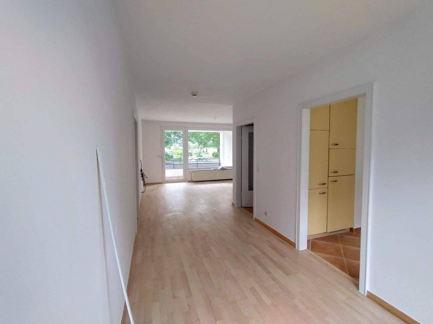 Frisch renovierte 3-Zimmer-Wohnung mit Balkon – sofort einziehen und wohlfühlen! – 30916 Isernhagen – Vorschaubild 3
