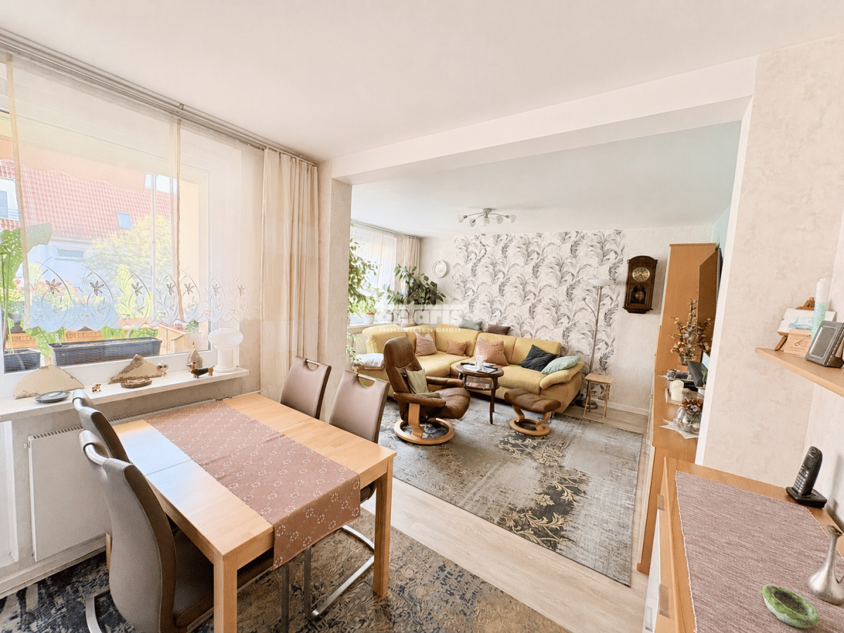 antaris Immobilien GmbH ** Traumhafte 90m² Altstadtwohnung in Erfurt** – 99084 Erfurt – Vorschaubild 3