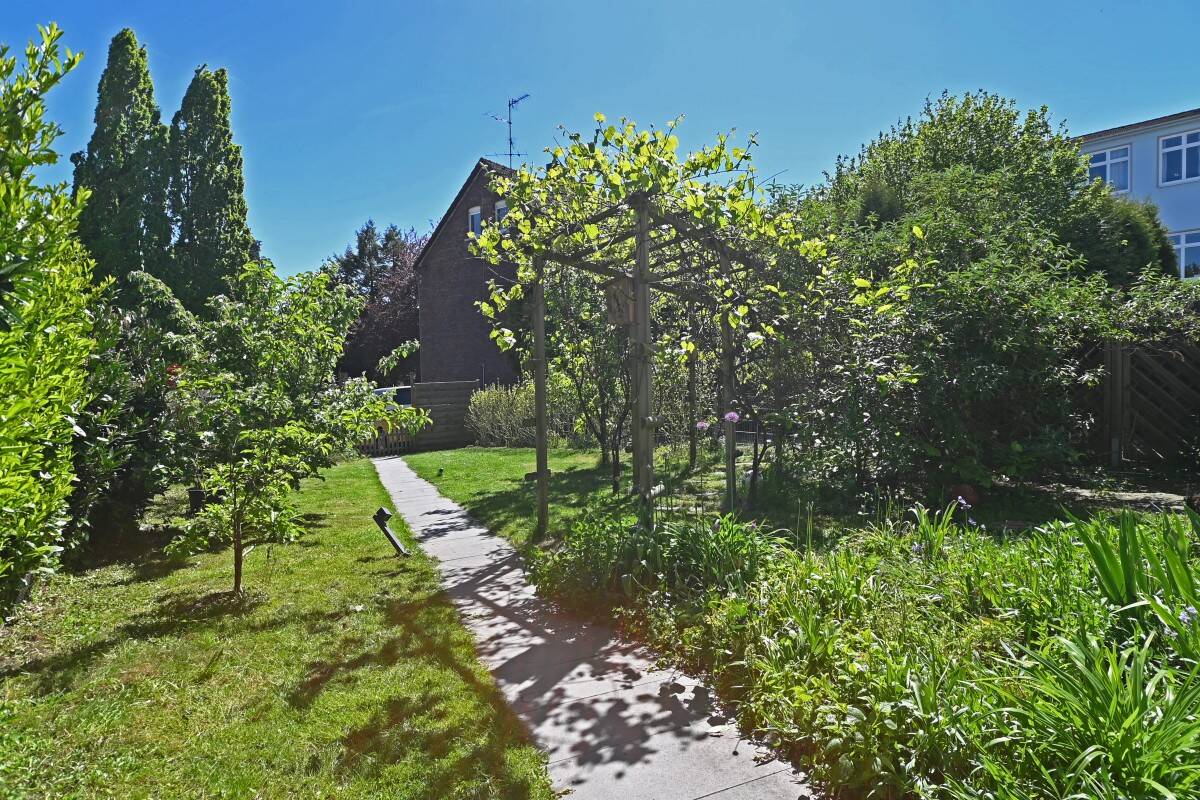 Komm mit ins Abenteuerland :) Kreatives Familien-Zuhause mit schönem Garten mitten in Kettwig – 45219 Essen – Vorschaubild 3