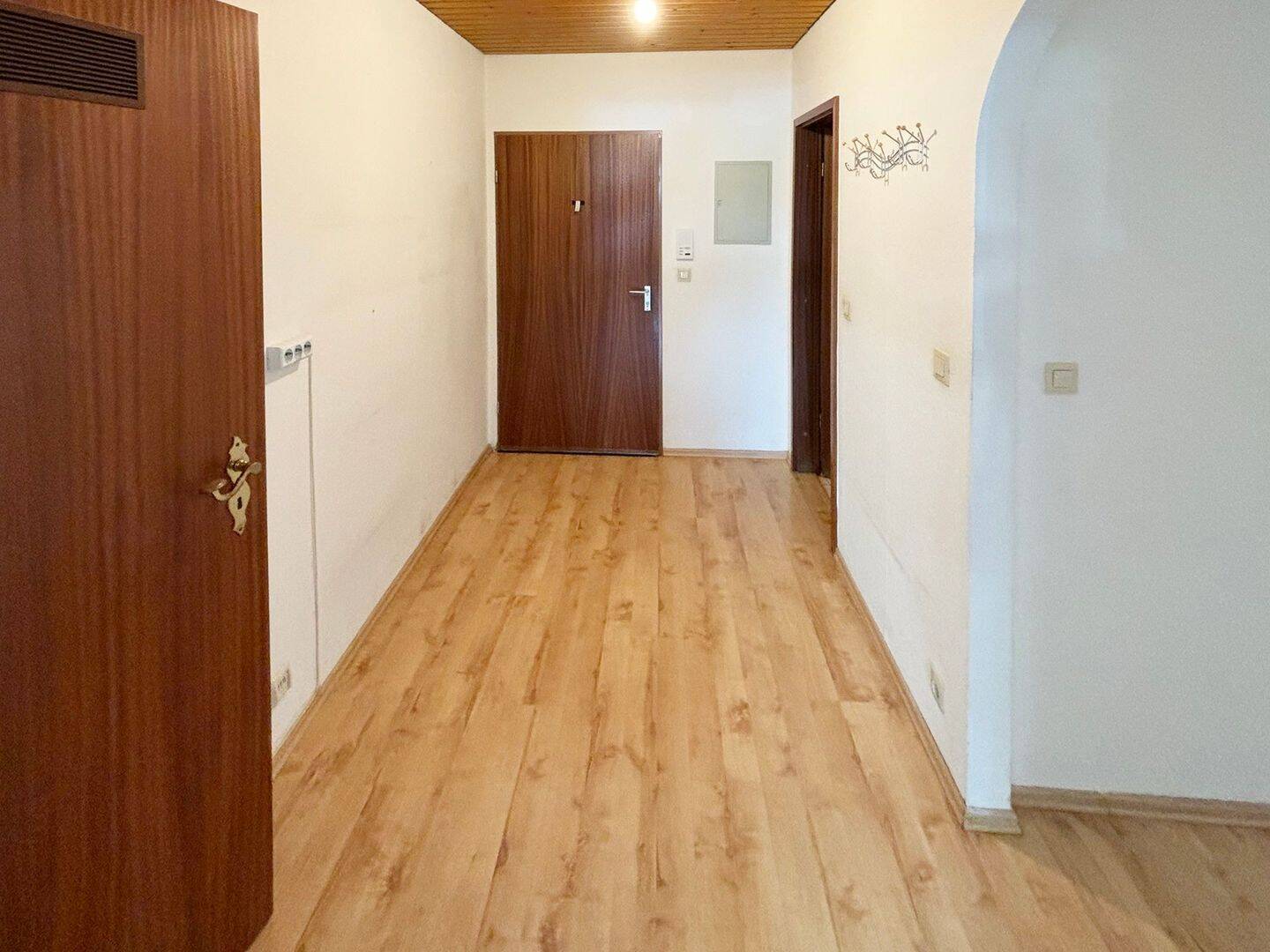 NÜRNBERG-NORD: RUHIG GELEGENE 3-ZIMMER-EG-WOHNUNG MIT GROSSER TERRASSE UND AUSSENSTELLPLATZ – 90408 Nürnberg – Vorschaubild 11