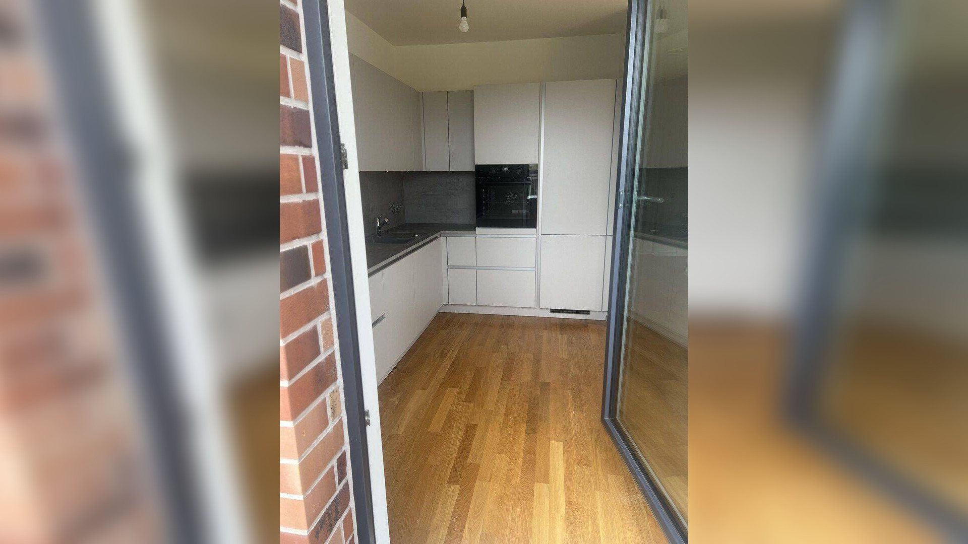 Exklusive neuwertige 3-Zimmer-Wohnung mit schönem Balkon von PRIVAT! – 21147 Hamburg – Vorschaubild 4