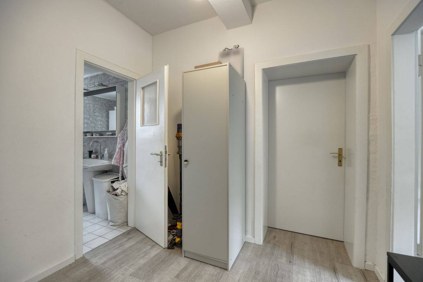 Köln-Nippes: Vermietete 3-Zimmer-Wohnung mit Loggia im gepflegten 4-Parteienhaus – 50733 Köln – Vorschaubild 3