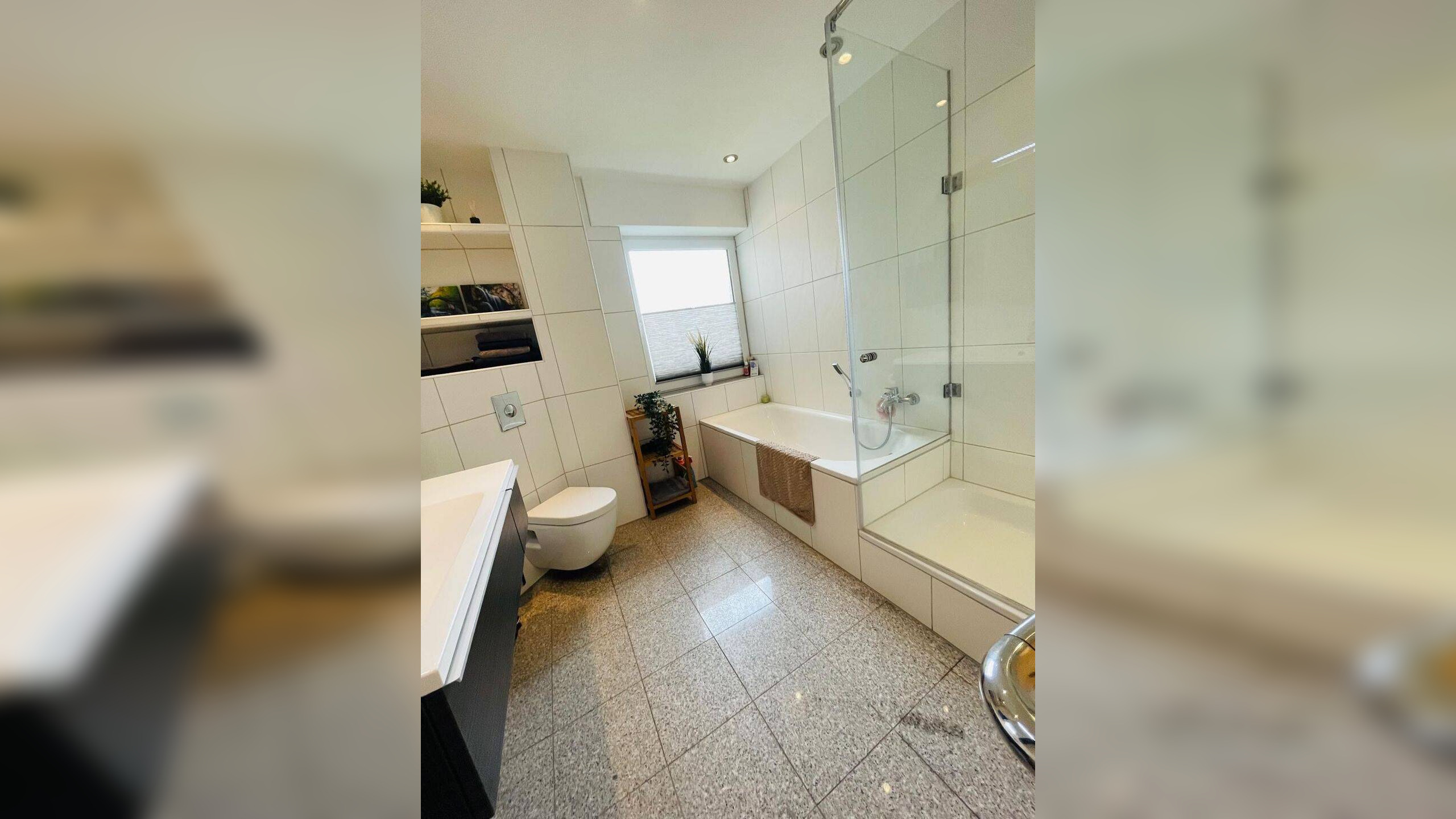 2 Zimmer EG-Wohnung mit eigenem Garten + Tiefgaragenstellplatz – 47239 Duisburg – Vorschaubild 3