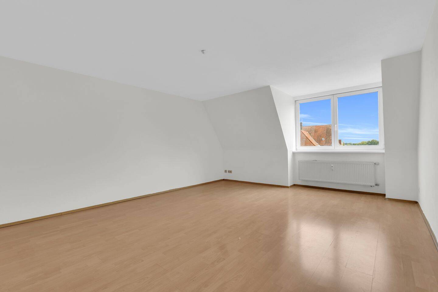 Über den Dächern von Weißensee – Dachgeschosswohnung mit Balkon und Terrasse – 13088 Berlin – Vorschaubild 3