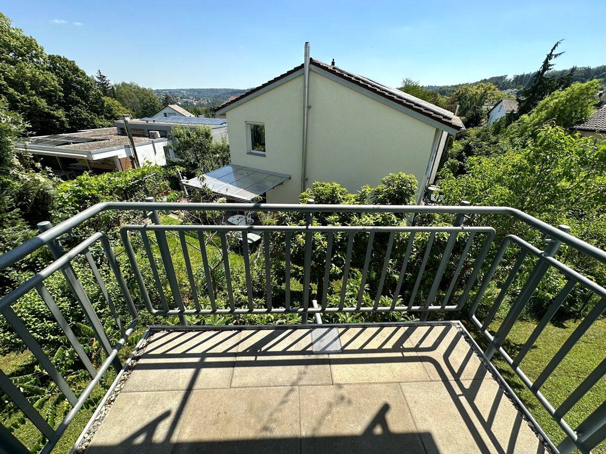 Lichtdurchflutete 2-Zimmer-Wohnung mit zwei Balkonen in ruhiger Wohnlage – 75180 Pforzheim – Vorschaubild 5