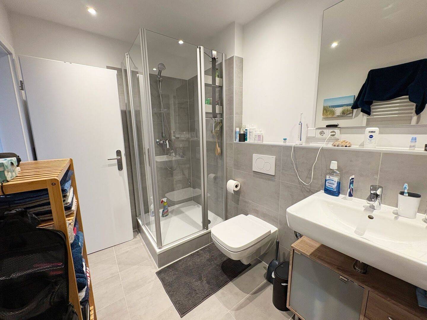 Hell & modern & viel Platz: sanierte 3 Zimmer, Balkon, guter Schnitt, neues Bad mit Wanne + Dusche – 50968 Köln – Vorschaubild 4