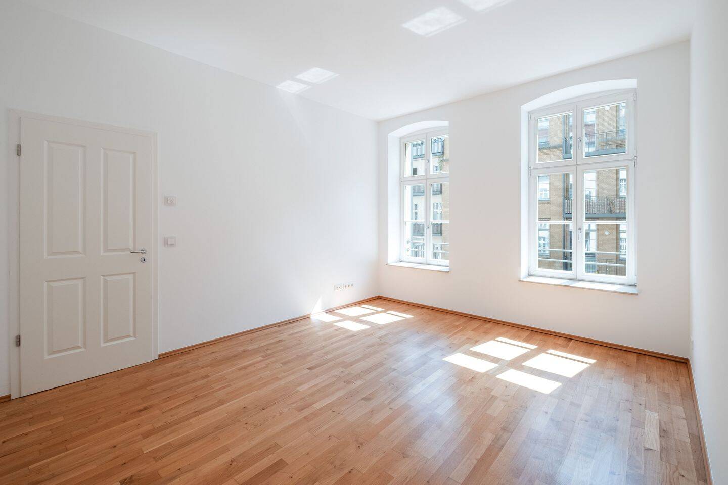 Frisch renovierte Altbauwohnung mit Balkon in den Fehrbelliner Höfen – 10119 Berlin – Vorschaubild 4
