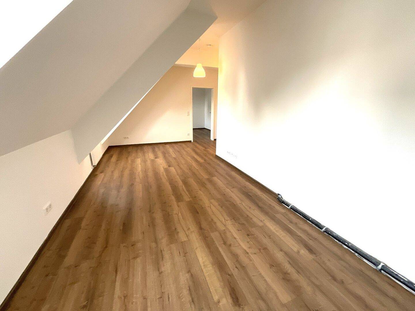 Gut geschnittene 2-Zimmer Wohnung in TOP-Lage – 90762 Fürth – Vorschaubild 4
